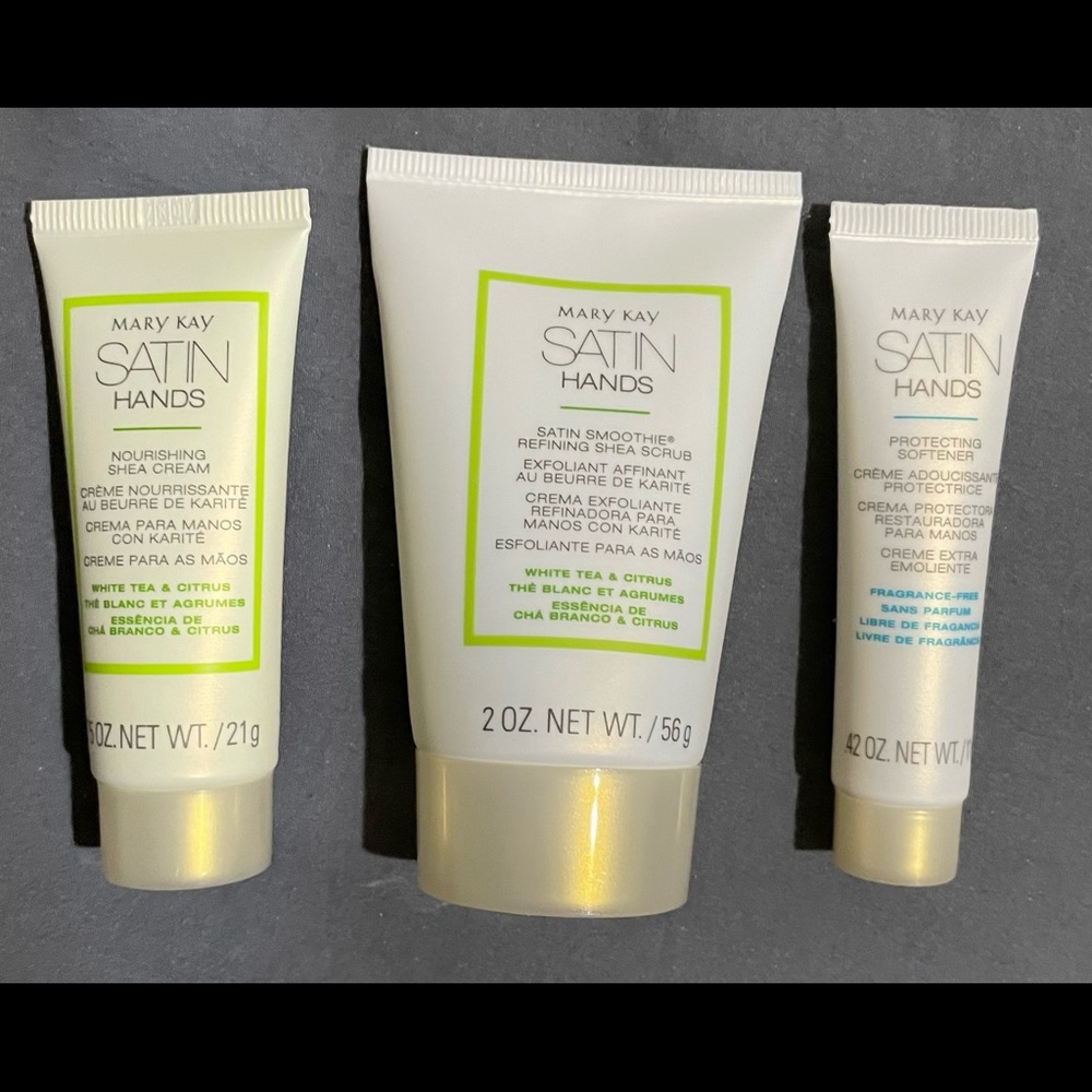 Mary Kay Satin Hands Travel set